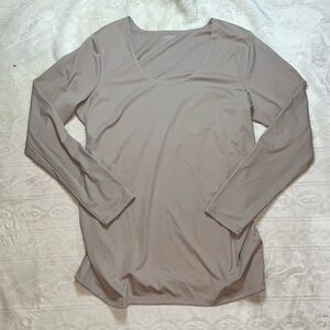 Old‎ Navy maternity top